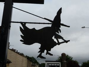 640px-Witch_in_Blacko